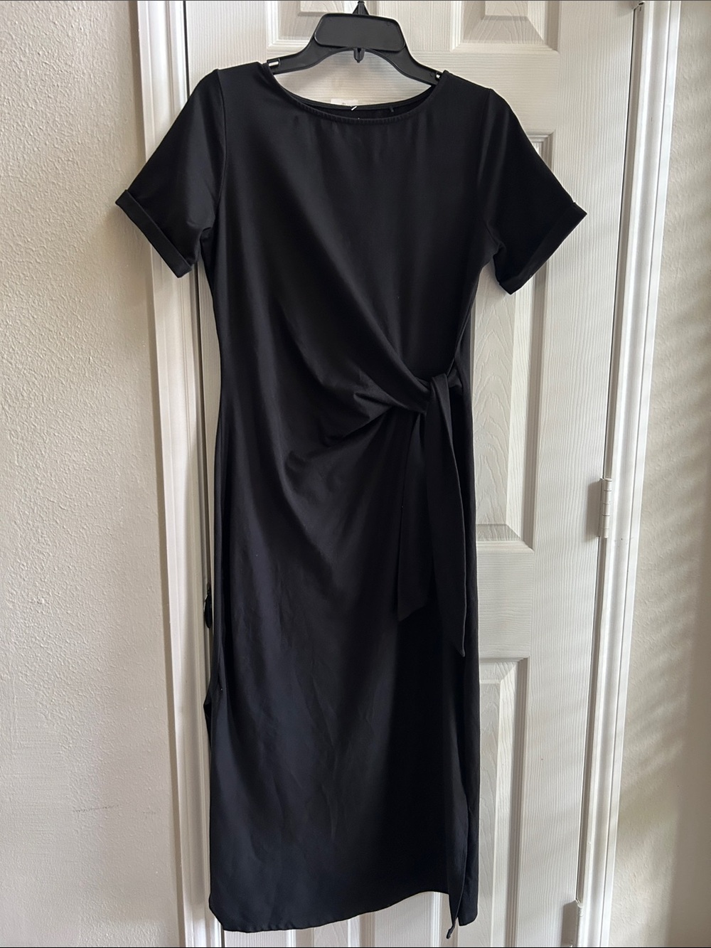 Quince Classic Black Tie-Waist Women's Dress
